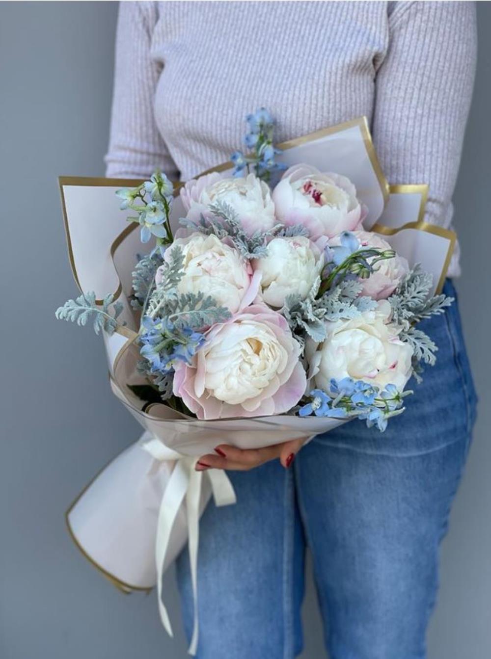 Festiva  Maxima & Delphinium Şakayık Buketi 
